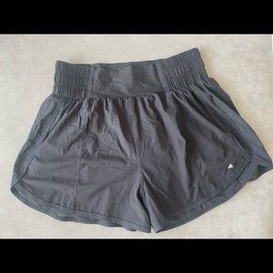 Balance athletica size medium black breeze short